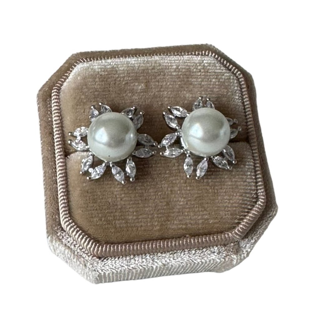 NWT Kenneth Jay Lane Rhodium Plated Faux Pearl & Cubic Zirconia Stud Earrings